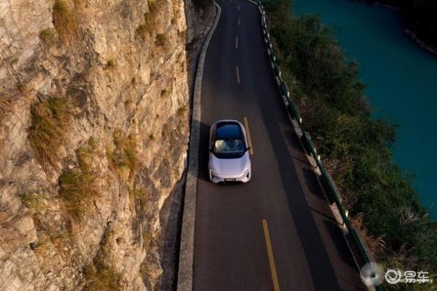 阿维塔06T实车亮相：搭载华为新一代激光雷达，小蓝灯设计引关注