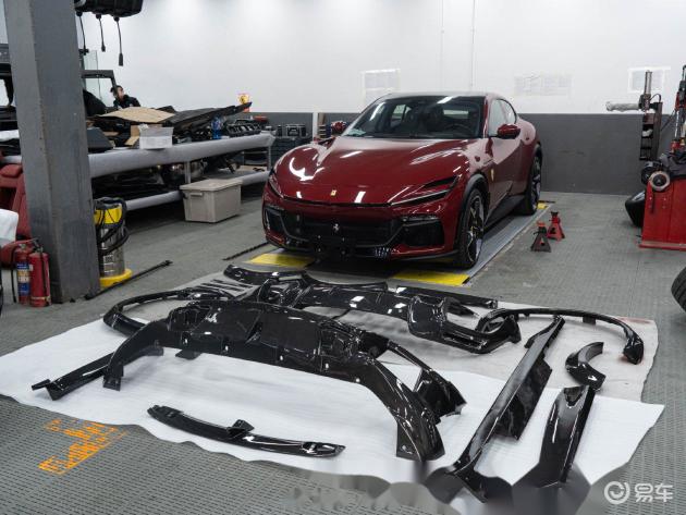 法拉利新款红车：Purosangue升级碳纤维套件