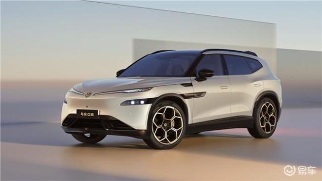 08前脸微笑线设计，柔科技感，打造年轻风尚