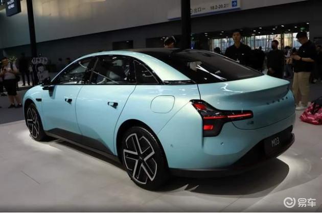 小鹏MONA M03 vs 长安启源A06:顶配次顶配对比