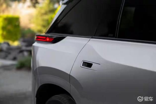 新丰田汉兰达外观巨变，纯电加持，轴距更长