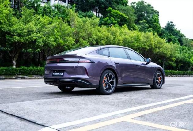 小鹏MONA M03 vs 长安启源A06:顶配次顶配对比