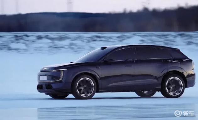 奥迪E7x量产版实车惊艳亮相，网友沸腾：夺奥迪顶级荣誉