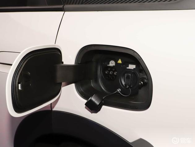 奇瑞新纯电车：小身板大空间，AI智能座舱+猎鹰500智驾