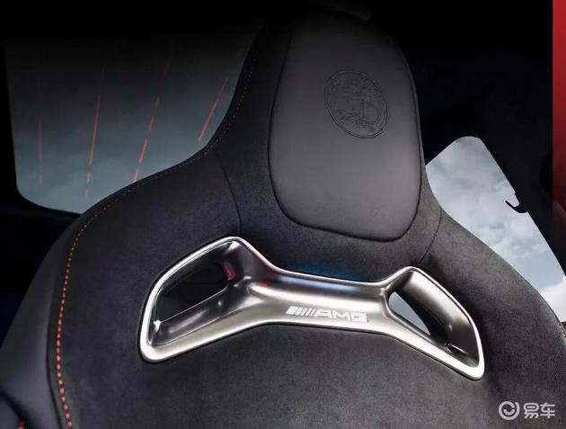 奔驰新力作:炫酷AMG GT四门轿跑车内饰首曝