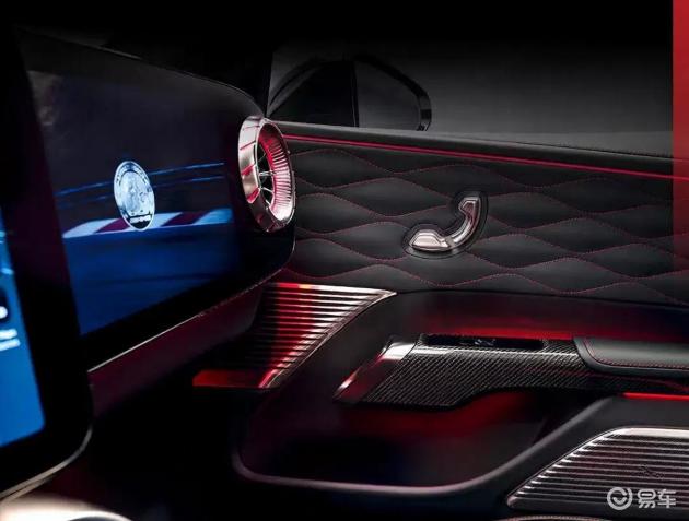 奔驰新力作:炫酷AMG GT四门轿跑车内饰首曝