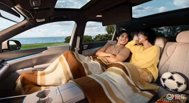 3月底首发 配备四座悬浮层座椅/二排影院屏 别克至境E7内饰发布