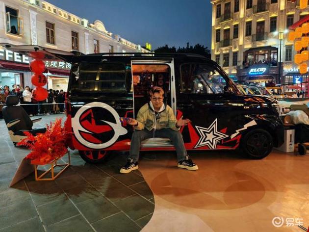 数码圈第一个改五菱之光EV的人，4.78万面包车变形金刚