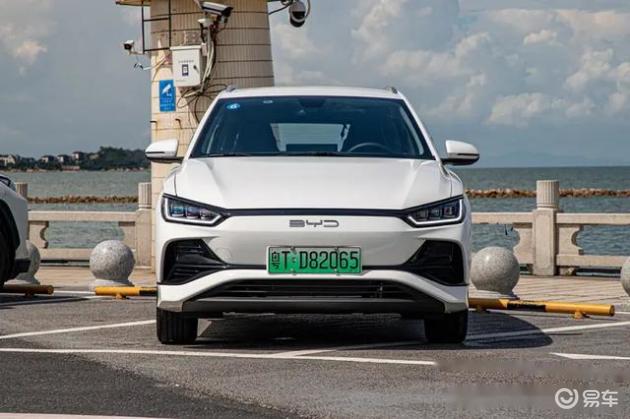 年通勤费不足800元！试驾2023款比亚迪e2：城市代步闭眼入的纯电利器