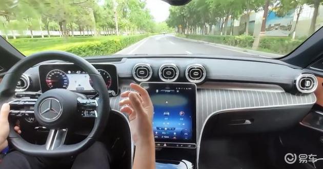 开惯了小米SU7，再试驾朋友的奔驰C级，实际测试对比后，差距显而易见！