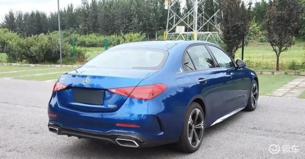 开惯了小米SU7，再试驾朋友的奔驰C级，实际测试对比后，差距显而易见！