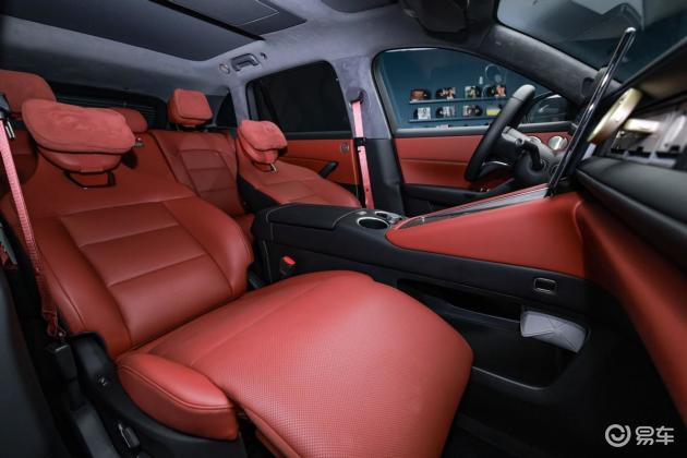 问界M6初体验：这台新锐智慧SUV究竟意在吸引何人