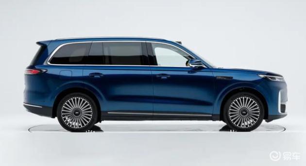 油耗仅6.1L，使用92号汽油，空间宽敞且价格亲民！若想购买5米级别的SUV，不妨关注这两款车型。