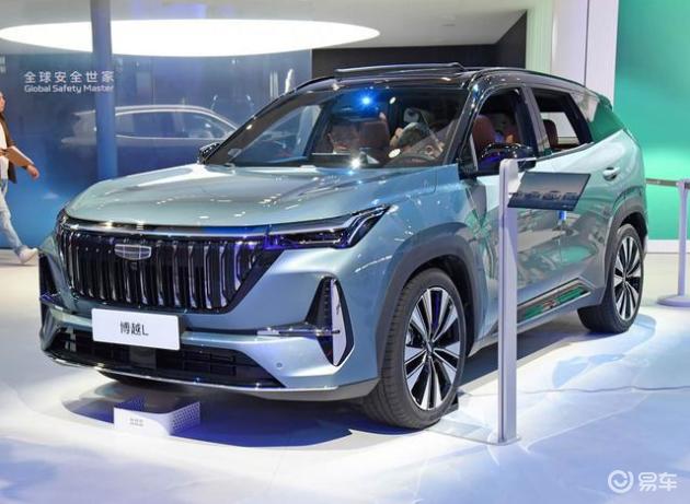 2款国产SUV对比！均搭载2.0T发动机，高颜值且加注92号燃油，哪款更胜一筹？