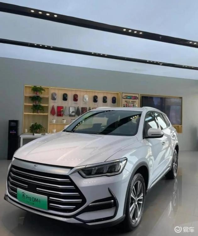 9万级SUV终极选择：丰田的“毛坯”省心，还是比亚迪宋Pro的“精装”享受？