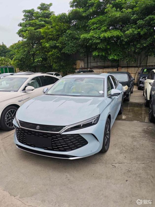 比亚迪闪充技术上线，老车主如何应对？这份指南助您判断是否现在购买