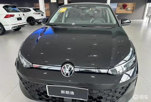 到店实拍大众朗逸，入门价降至6万多，动力充沛油耗更低，如何选择？