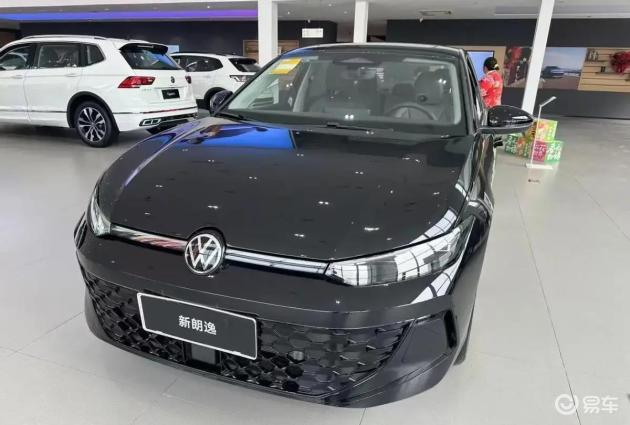 到店实拍大众朗逸，入门价降至6万多，动力充沛油耗更低，如何选择？