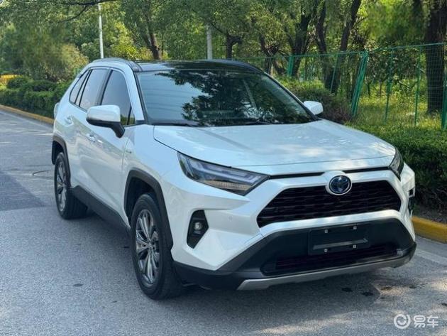 RAV4混动版与国产混动车型对比：15万级SUV，谁是“节”之王？