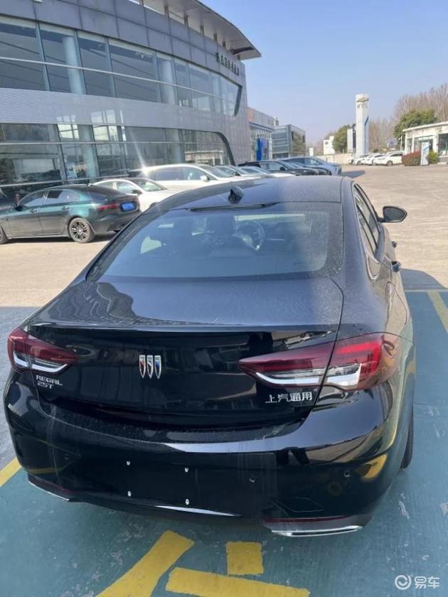 君威车主反响强烈！油耗成倍增加、配置缩水，10万元级别的B级车是否值得购买？