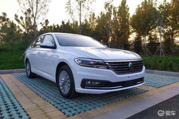 后悔没有早知道！告别对轩逸省油的迷信，跑过四年的高速后，才领略到朗逸底盘的稳定性