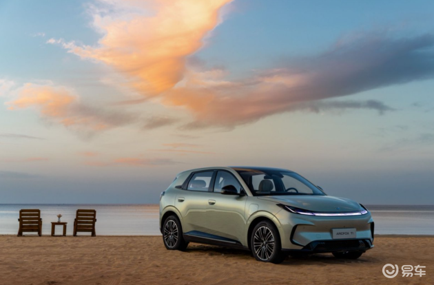 纯电强强对决：极狐T1家用适配更具优势