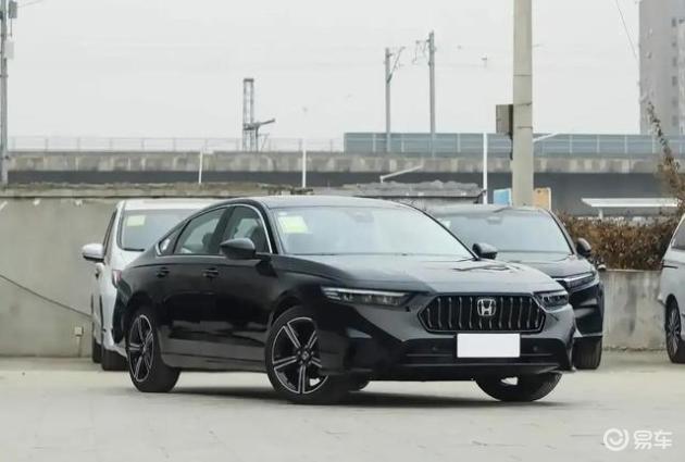 预算15万购买合资B级车？英仕派空间宽敞且油耗低廉，性价比远超雅阁