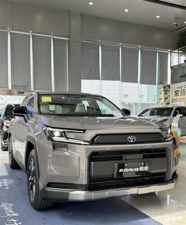 丰田荣放RAV4中美对比：国产版配置较为逊色