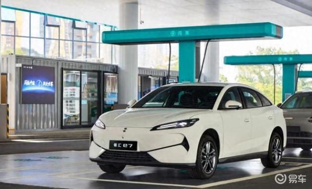 十万级纯电家轿对比：领汇e7闪充版VS比亚迪海豹06 EV，1万元差价体现在哪？