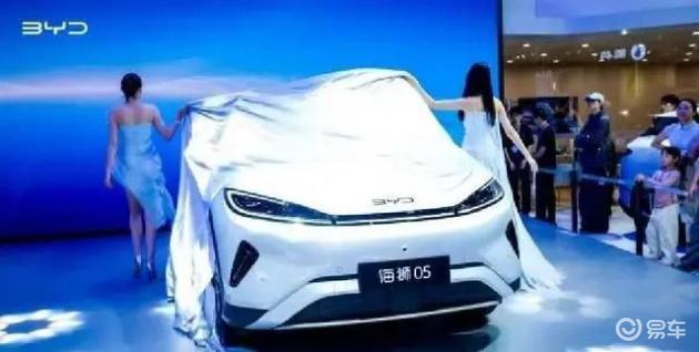 9.79万起！比亚迪此举“双车齐发”，意在全面挑战燃油车市场？