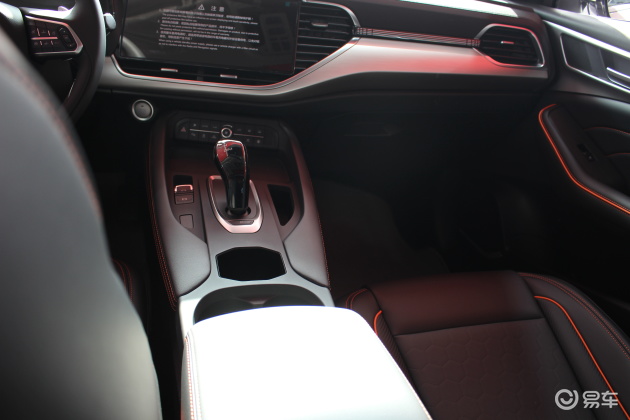 2021款哈弗f7实拍1118万起搭15t20t