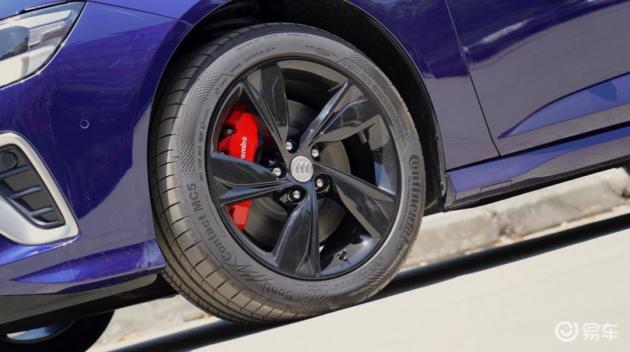同时在套件部分,全新君威gs配置了专属18吋熏黑五辐运动型铝合金轮毂