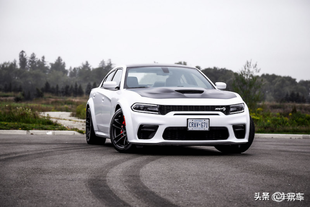 道奇charger srt hellcat:707馬力的狂野_易車