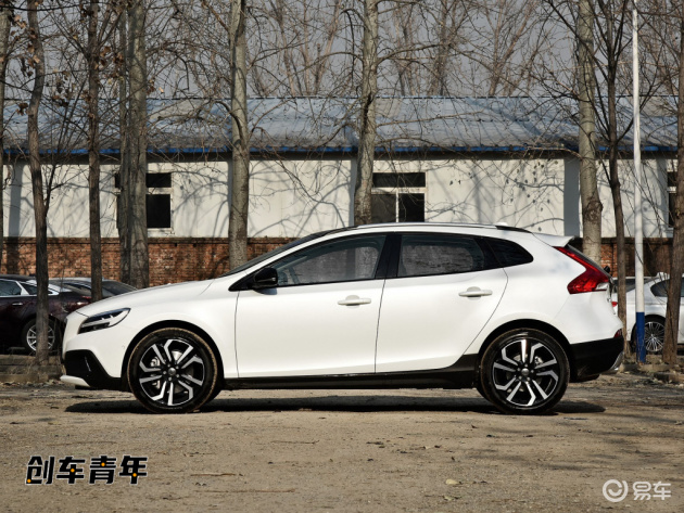 曾经最美两厢车沃尔沃v40,颜值放到现在依旧能打