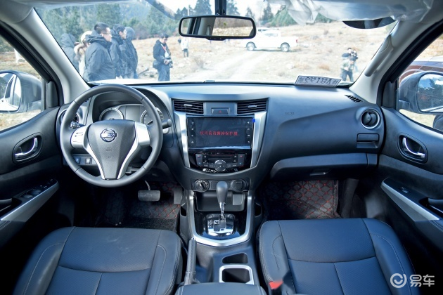内饰方面依旧是日产的经典设计,腾飞展翼式中控台为纳瓦拉的时尚感