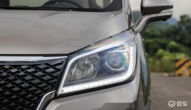 打破桎梏的长安mpv 悬浮式车顶 多幅式轮毂 电动侧滑门更显时尚 易车