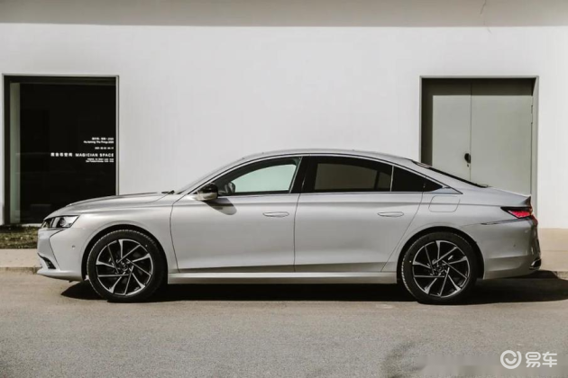 ds 9(海外)档次-机盖-后座-易车