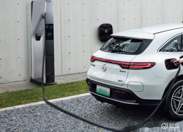 奔驰eqc踏板操控感充电