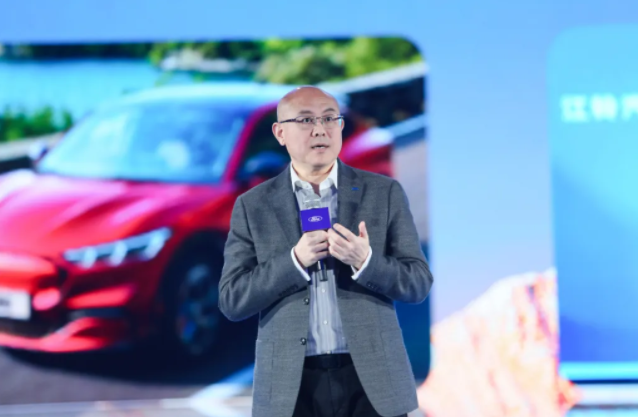 一场“翻身仗”被福特和吴胜波打得“一地鸡毛”。_易车