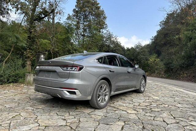 09款蒙迪欧致胜2.3怎么样手动尺寸_易车知识库