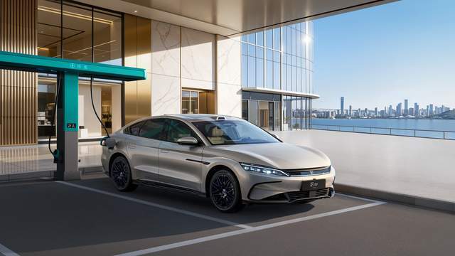 比亚迪汉 EV 闪充版正式上市，售价17.98万起