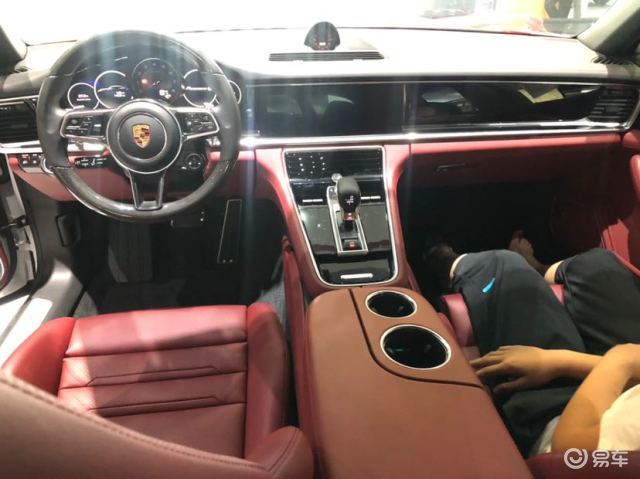 2019款保时捷帕拉梅拉4s行政加长版现车解读