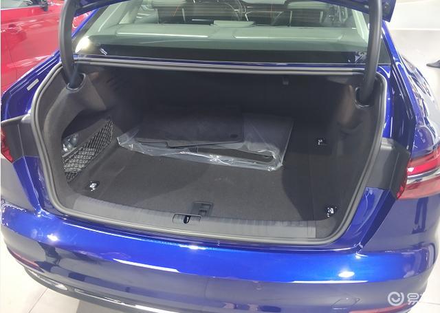 什么是流水大灯 a3716be7b037473f83f4f493fd32f4d5.jpeg