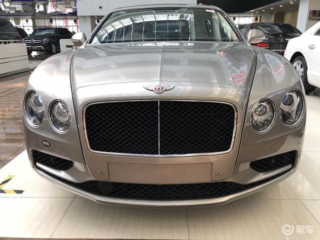 港口新到2020款宾利飞驰v8s香槟色提车优惠