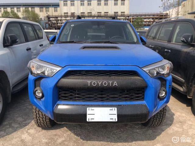 硬派越野2020款丰田超霸sr5实车配置解析