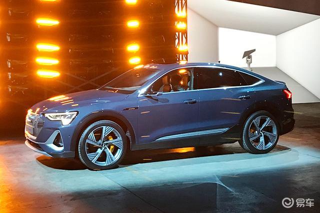 奥迪etron进口前脸大灯车身