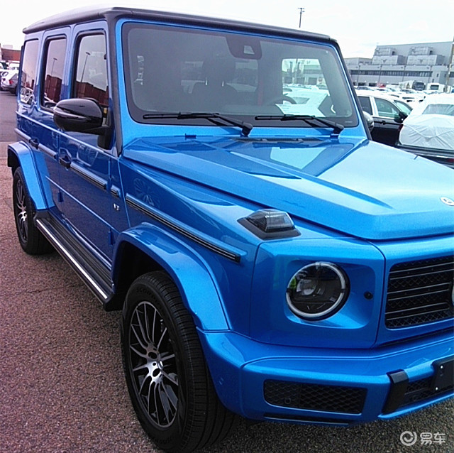美女帅哥的最爱网红神车奔驰g500限量版颜色