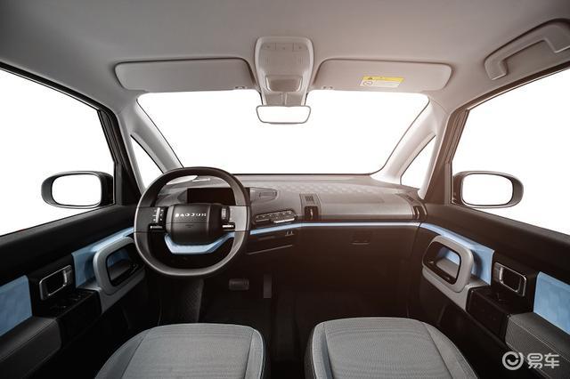 亦或是甜蜜的二胎家庭,新宝骏e300二座/三座/四座的多选择座椅布局