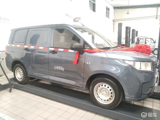 带涡轮增压的小货车来了五菱宏光plus封窗版