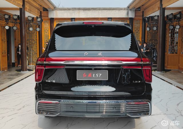 当然也得拿出相当的硬核实力,这对红旗来说并不困难,ls上面搭载的是